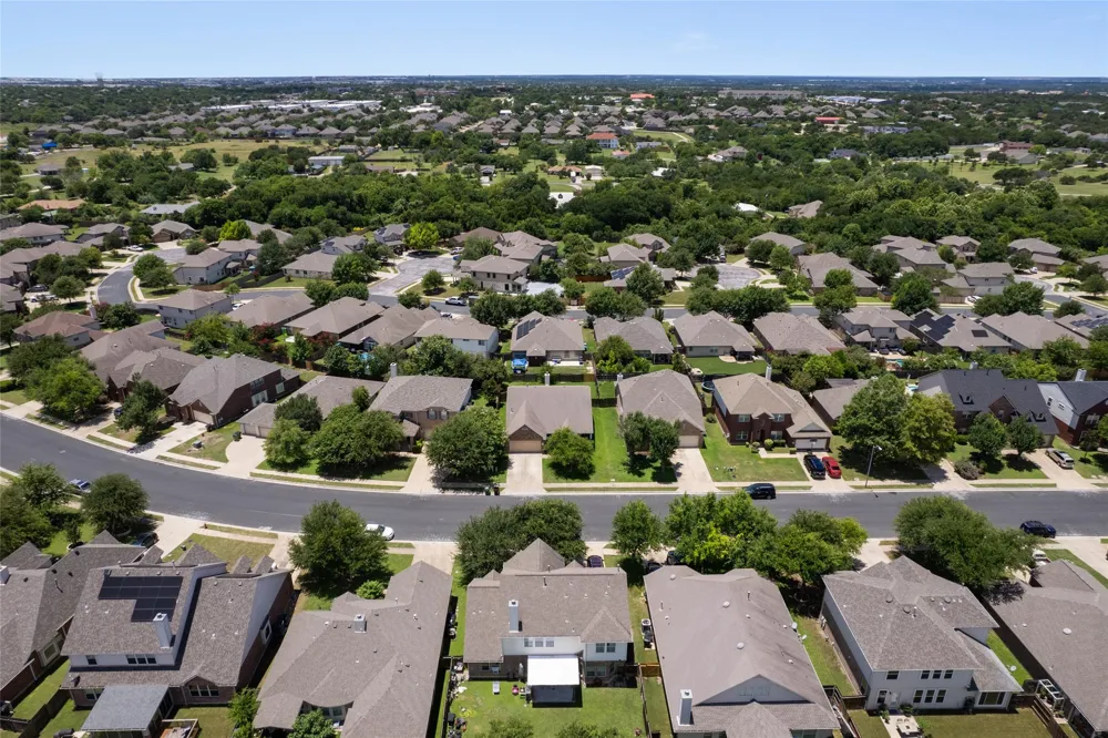3924 Links Lane Round Rock, TX 78664