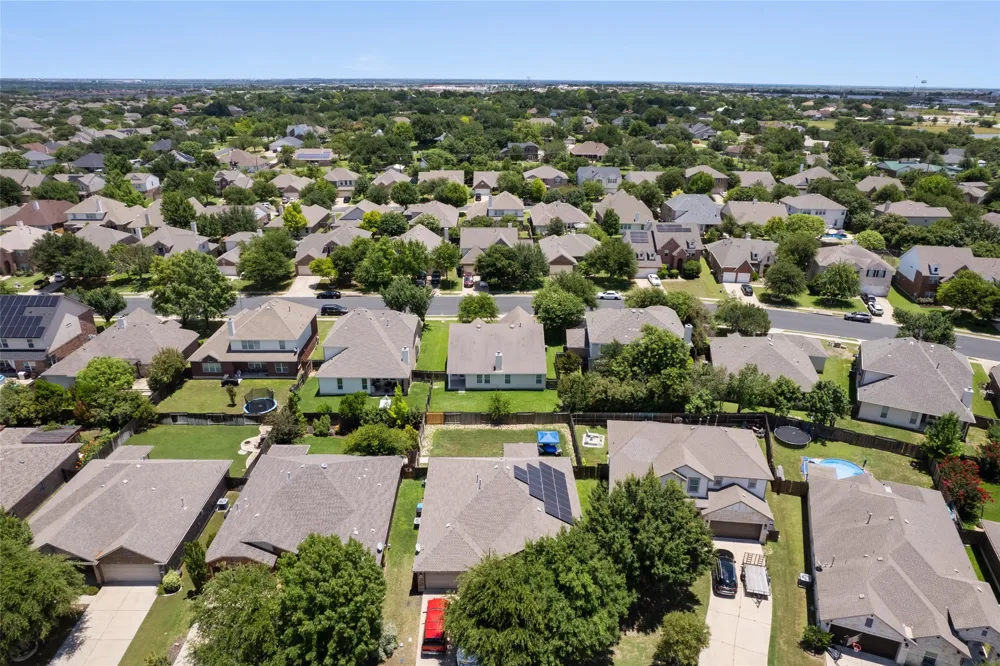 3924 Links Lane Round Rock, TX 78664