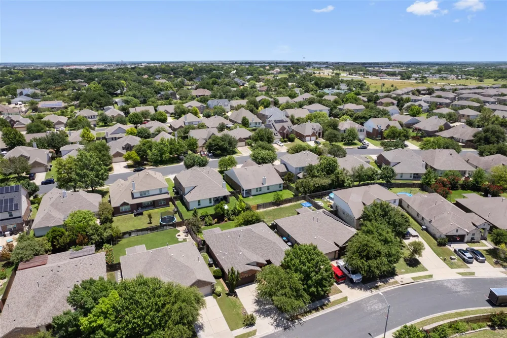 3924 Links Lane Round Rock, TX 78664