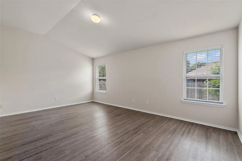 3924 Links Lane Round Rock, TX 78664