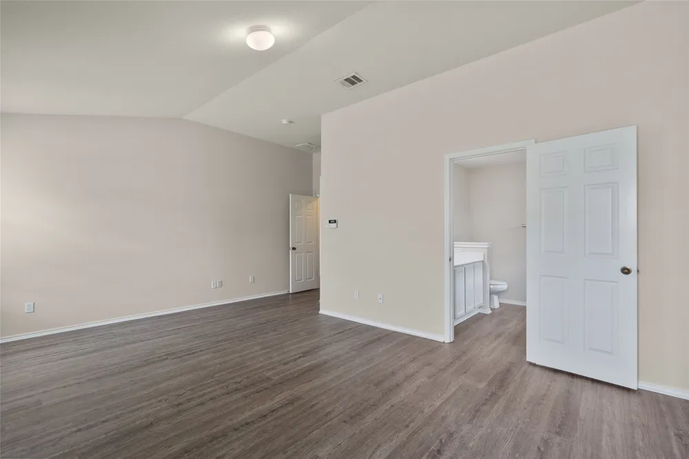 3924 Links Lane Round Rock, TX 78664