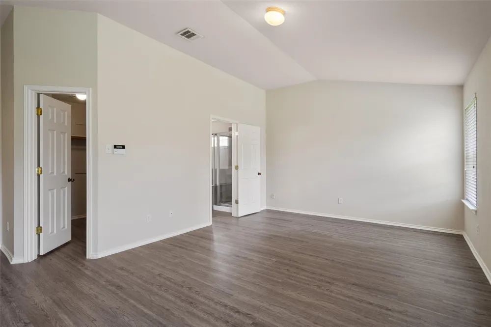 3924 Links Lane Round Rock, TX 78664