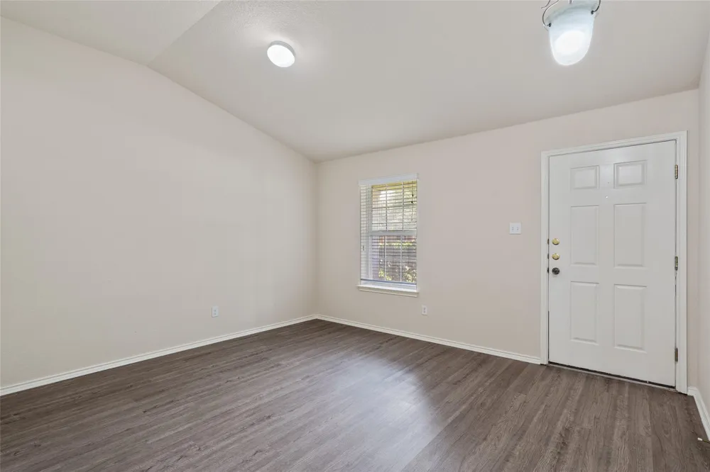 3924 Links Lane Round Rock, TX 78664