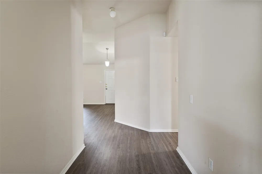 3924 Links Lane Round Rock, TX 78664