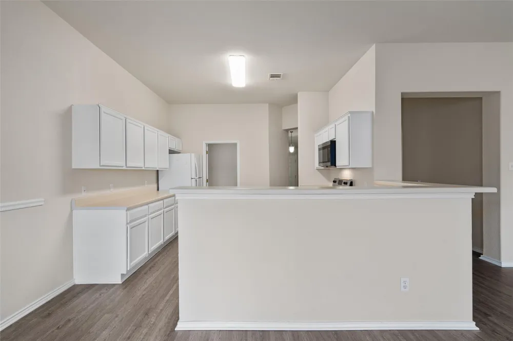 3924 Links Lane Round Rock, TX 78664