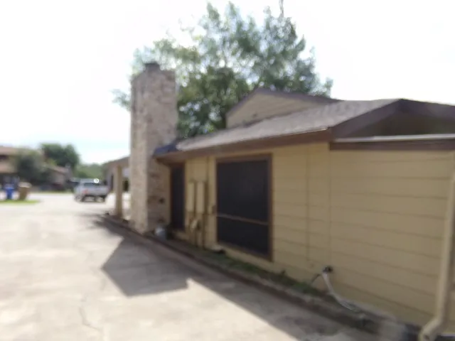 295 Mooring Circle #B Lakeway, TX 78734