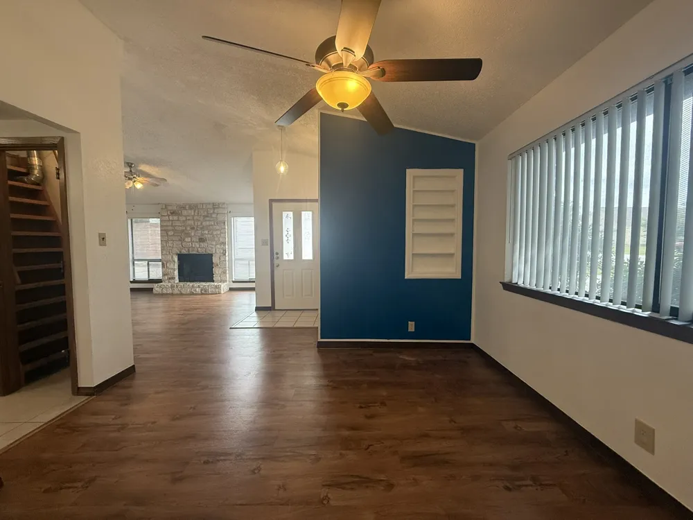 295 Mooring Circle #B Lakeway, TX 78734