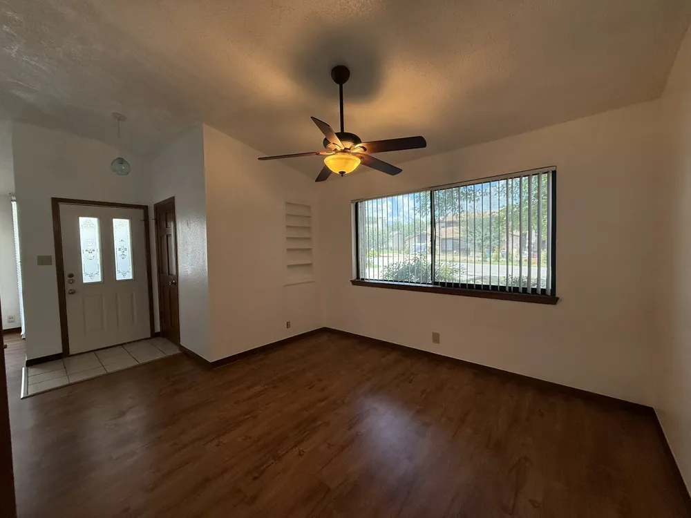 295 Mooring Circle #B Lakeway, TX 78734