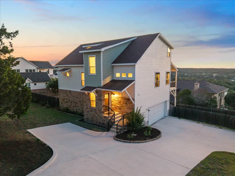 406 Rogart Drive Spicewood, TX 78669