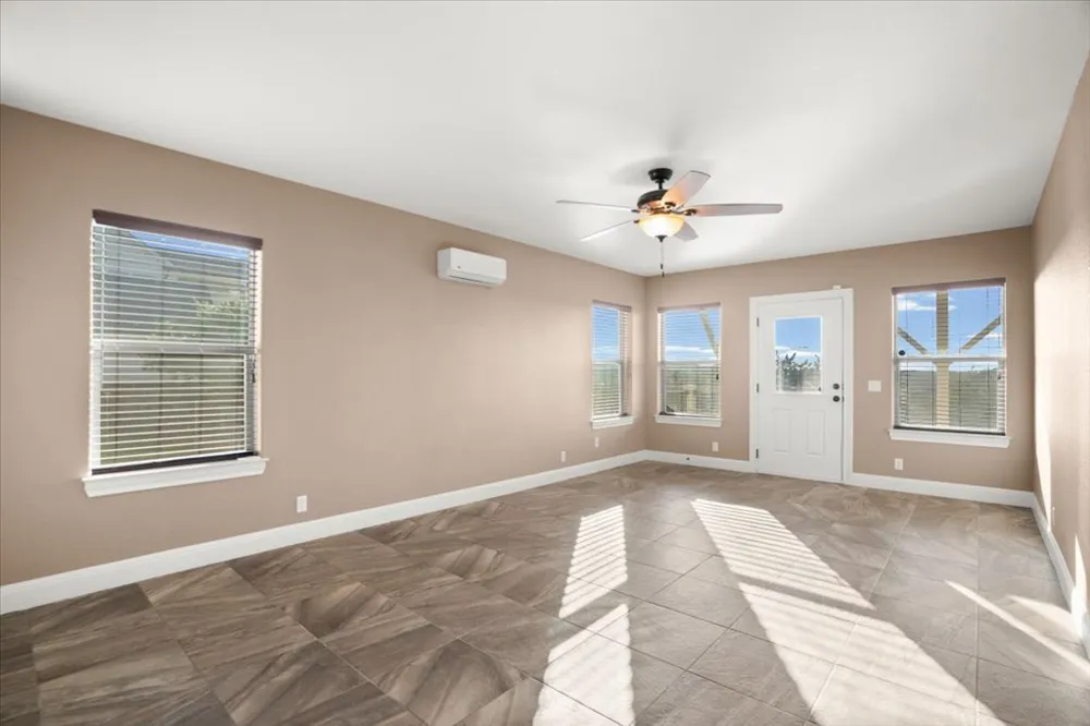 406 Rogart Drive Spicewood, TX 78669
