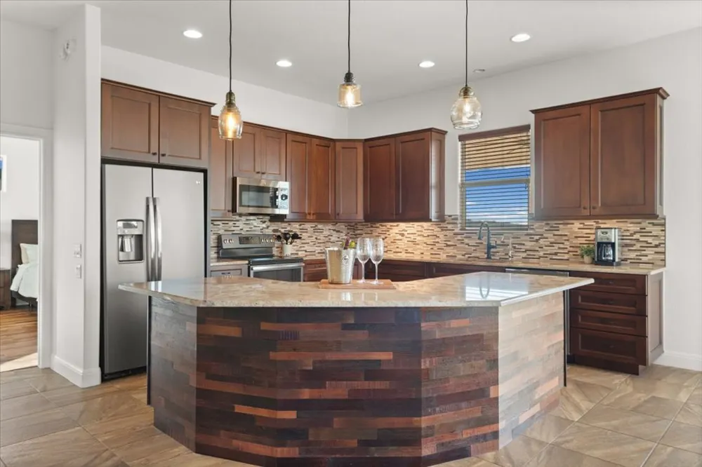 406 Rogart Drive Spicewood, TX 78669