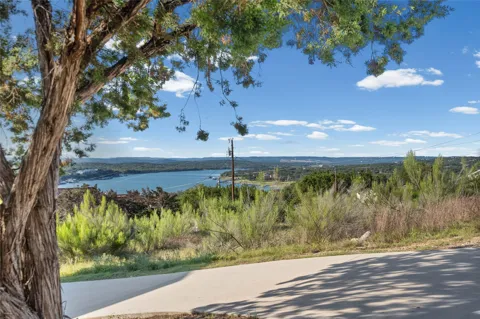 406 Rogart Drive