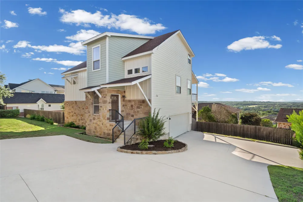 406 Rogart Drive Spicewood, TX 78669