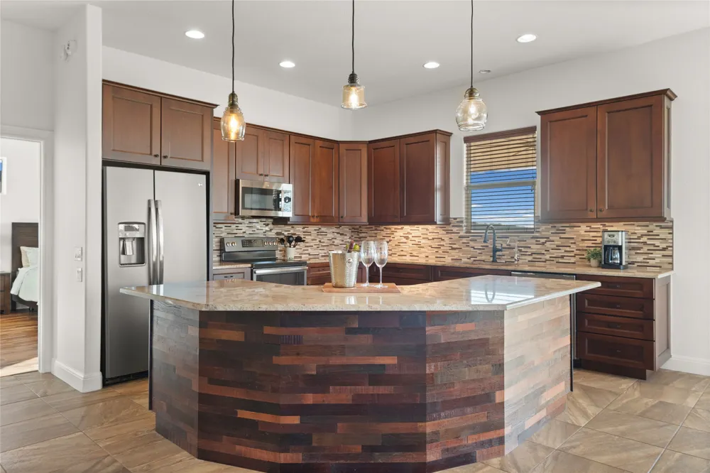406 Rogart Drive Spicewood, TX 78669