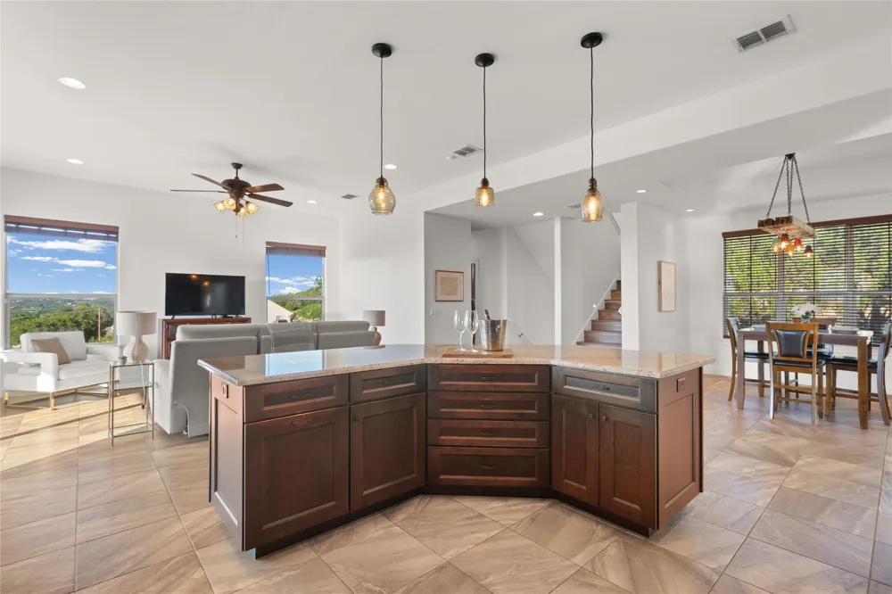 406 Rogart Drive Spicewood, TX 78669