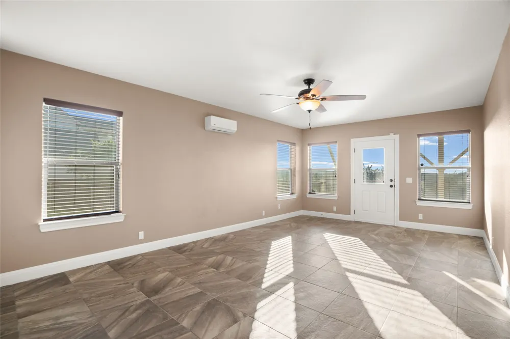 406 Rogart Drive Spicewood, TX 78669