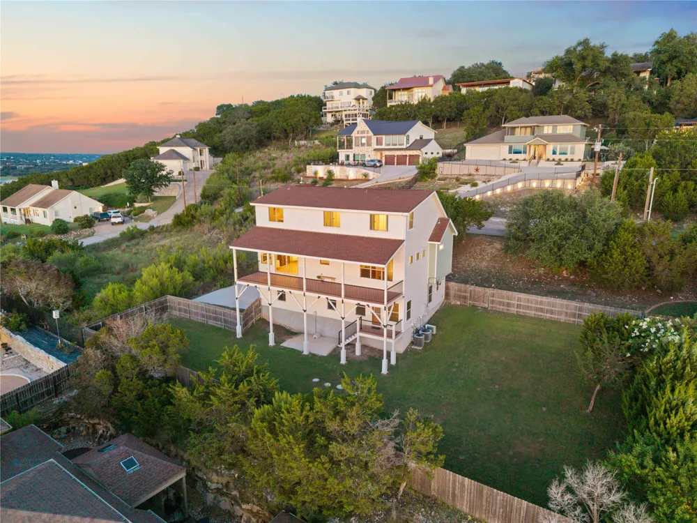 406 Rogart Drive Spicewood, TX 78669