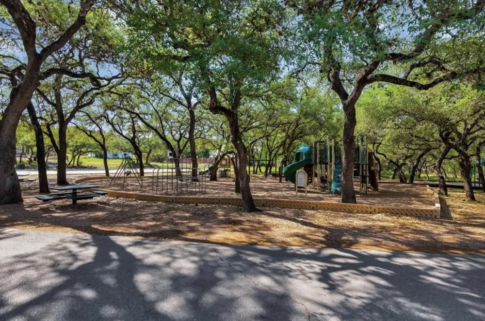 406 Rogart Drive Spicewood, TX 78669