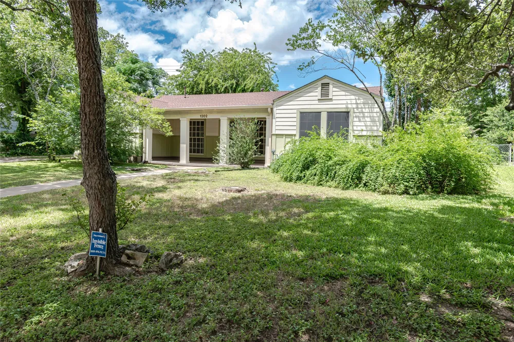 1202 Norwood Road Austin, TX 78722