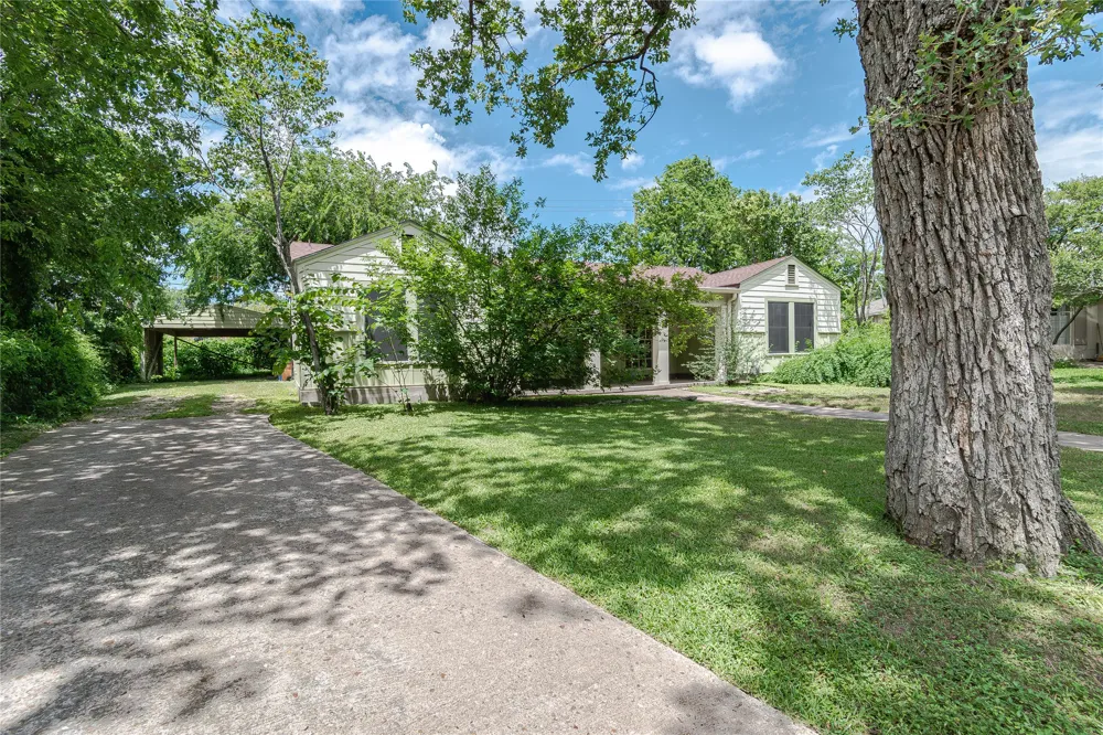 1202 Norwood Road Austin, TX 78722