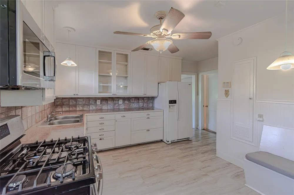 1202 Norwood Road Austin, TX 78722