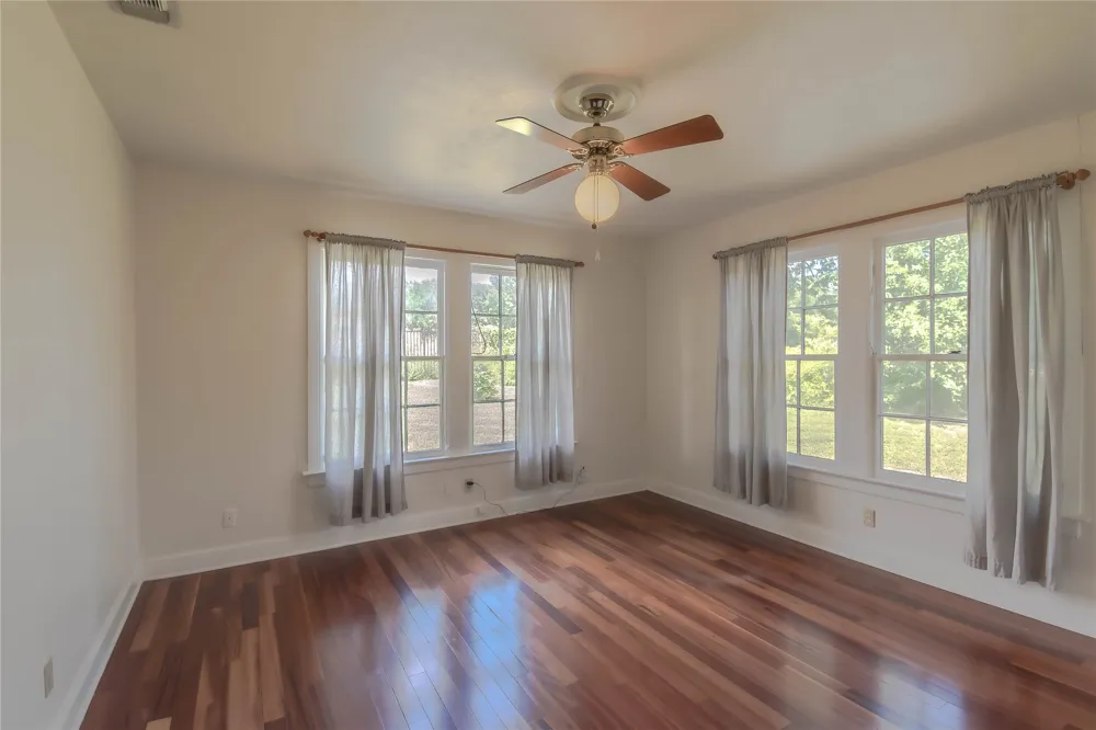 1202 Norwood Road Austin, TX 78722