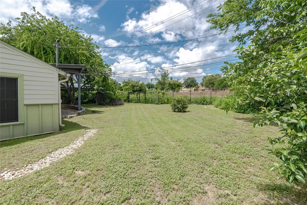 1202 Norwood Road Austin, TX 78722