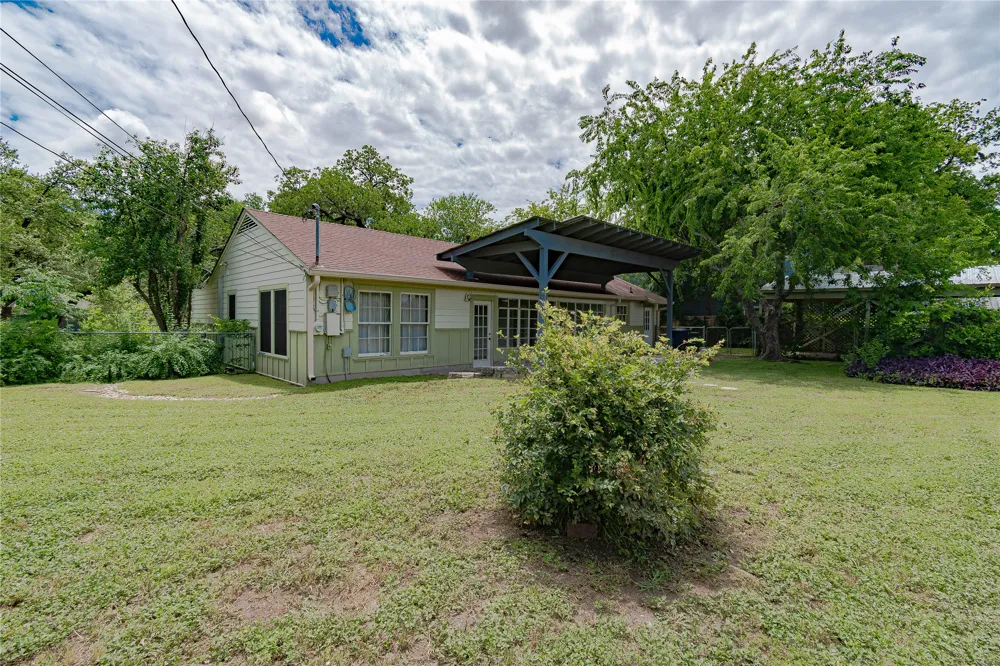 1202 Norwood Road Austin, TX 78722