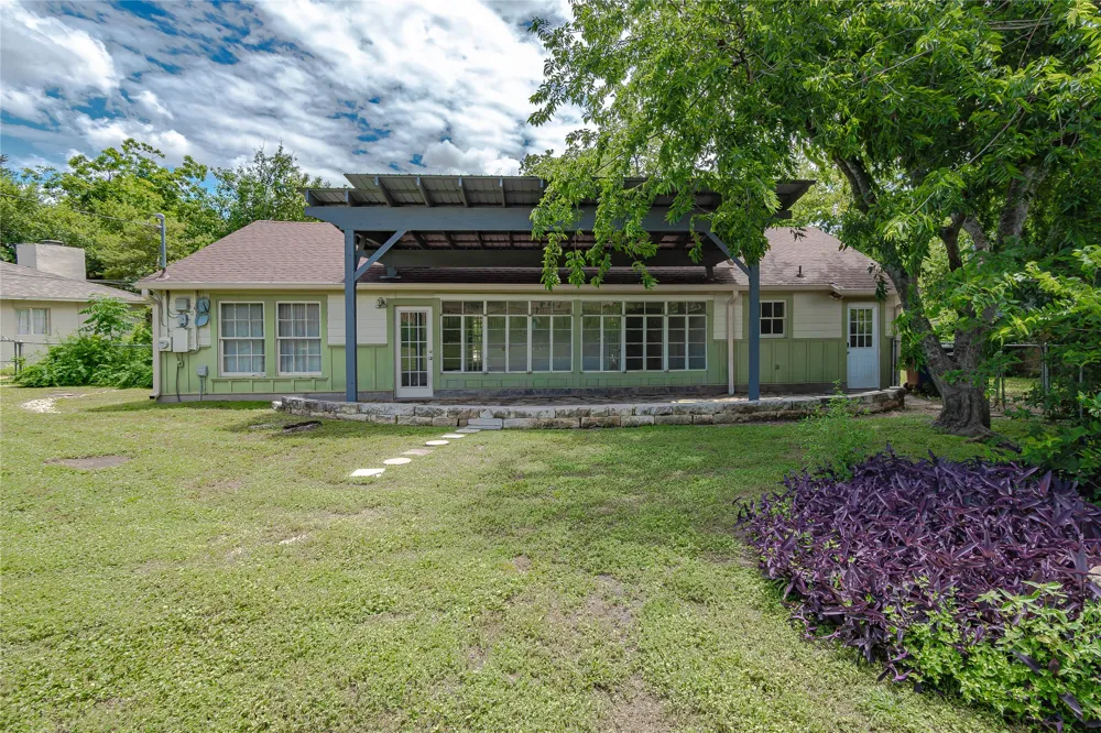 1202 Norwood Road Austin, TX 78722