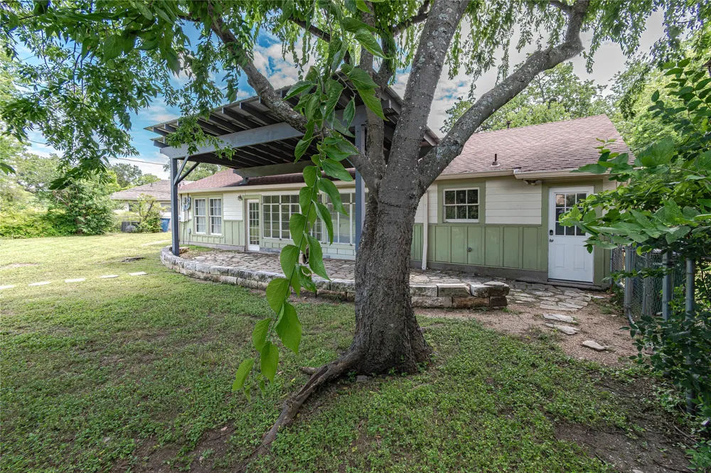 1202 Norwood Road Austin, TX 78722