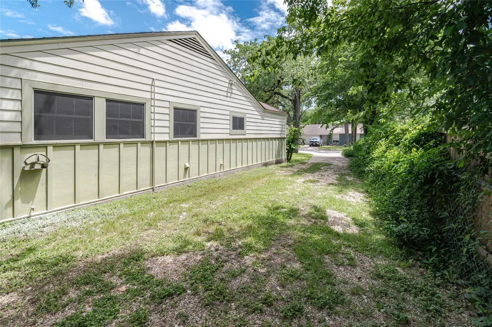 1202 Norwood Road Austin, TX 78722