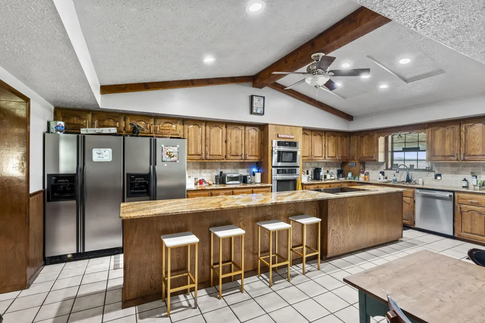 3345 E Austin Street Giddings, TX 78942
