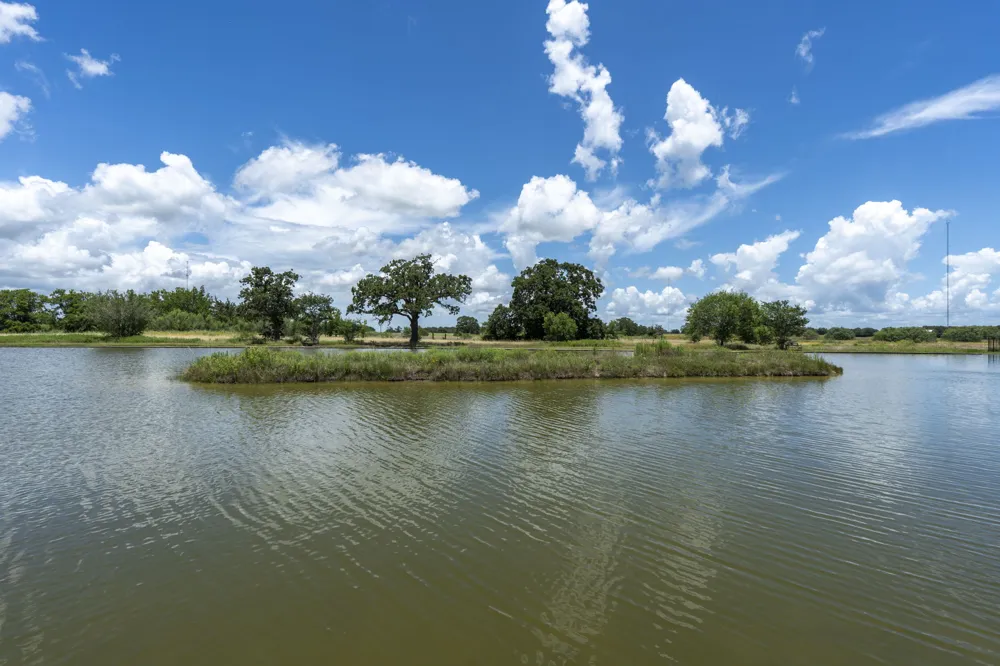 3345 E Austin Street Giddings, TX 78942