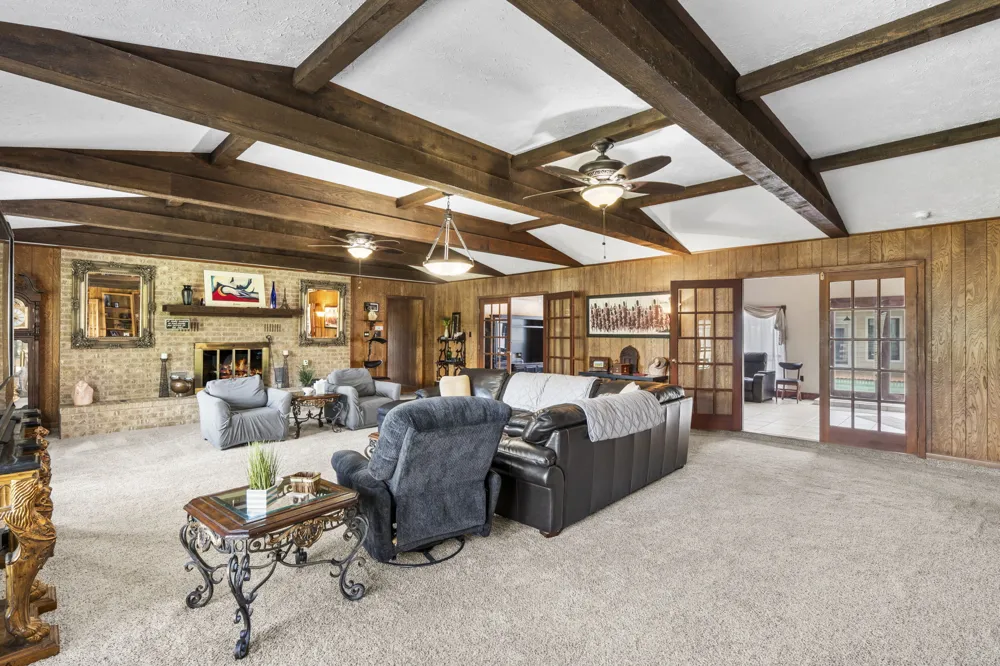 3345 E Austin Street Giddings, TX 78942