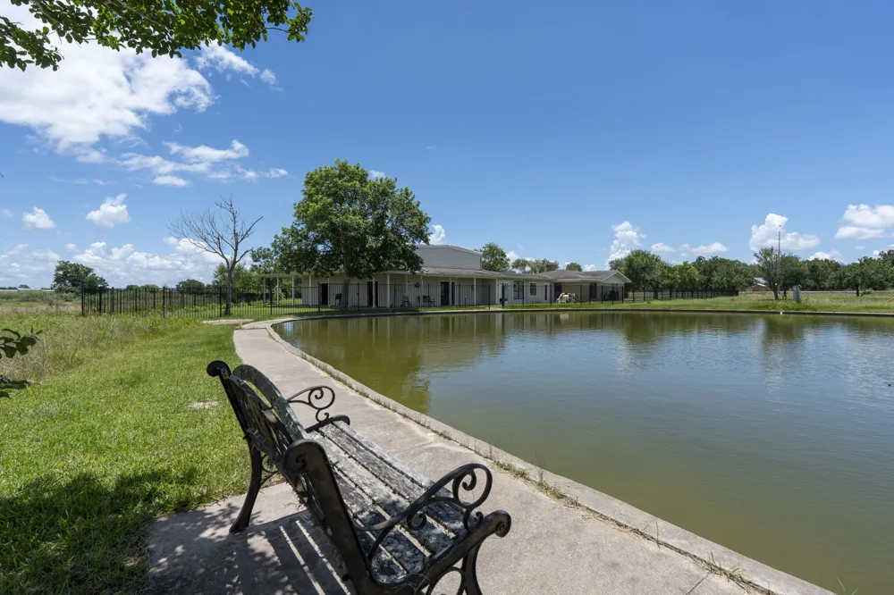 3345 E Austin Street Giddings, TX 78942