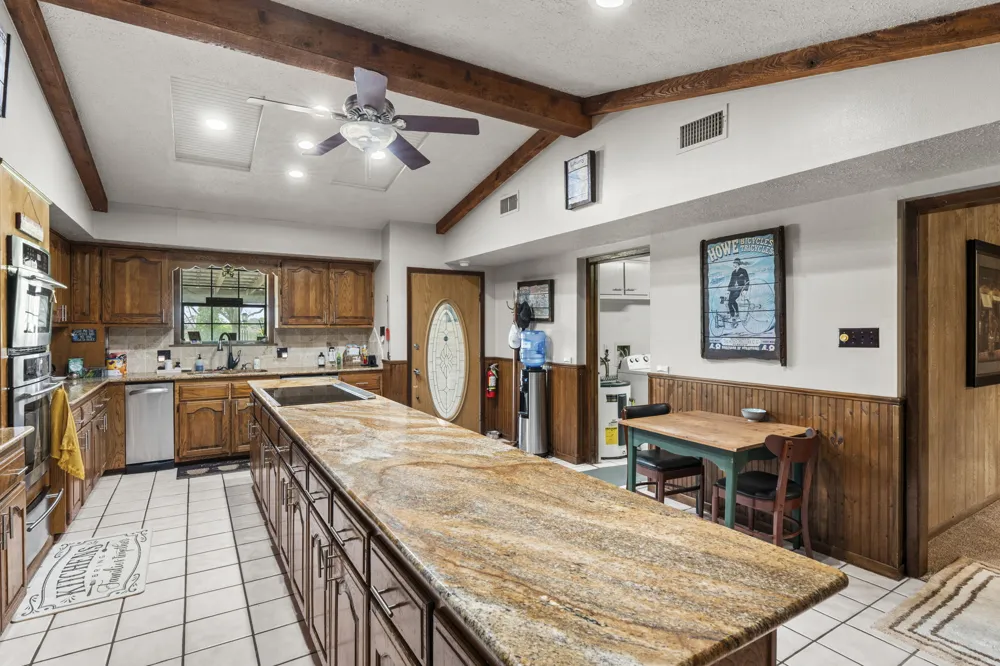 3345 E Austin Street Giddings, TX 78942