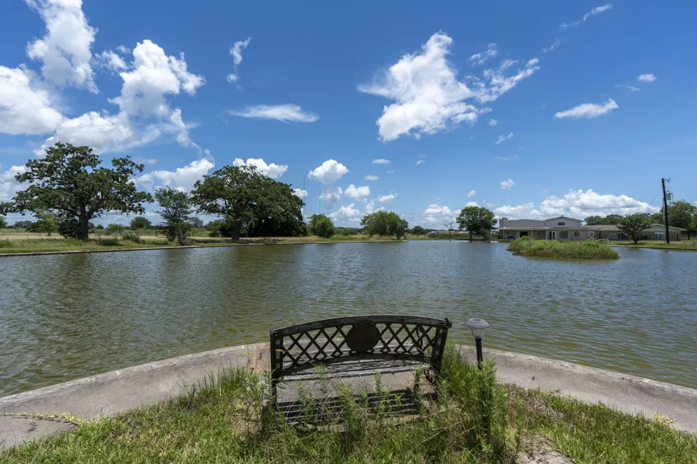 3345 E Austin Street Giddings, TX 78942