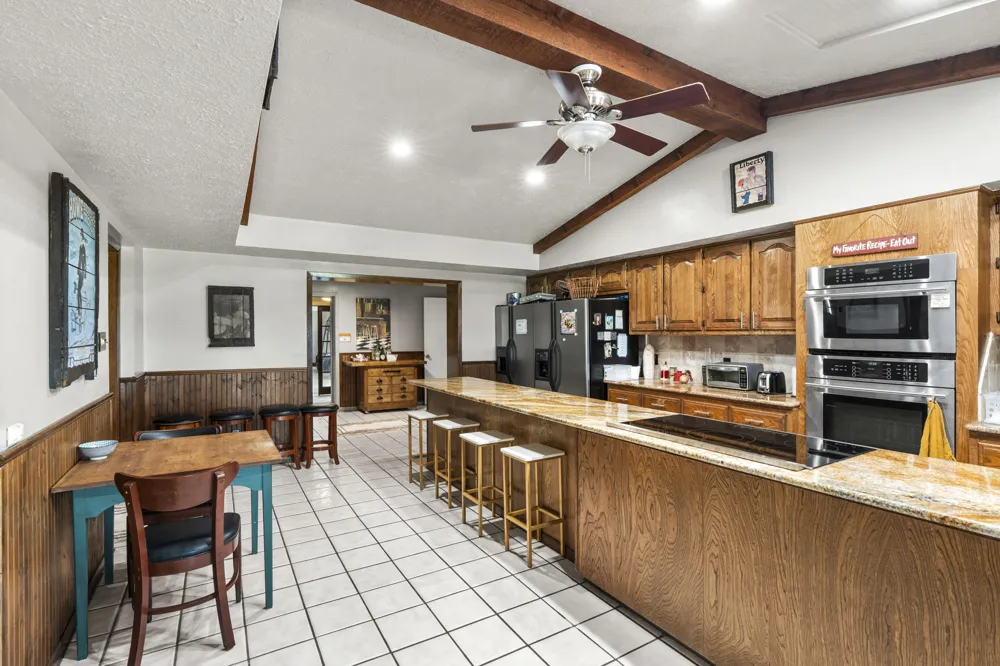 3345 E Austin Street Giddings, TX 78942