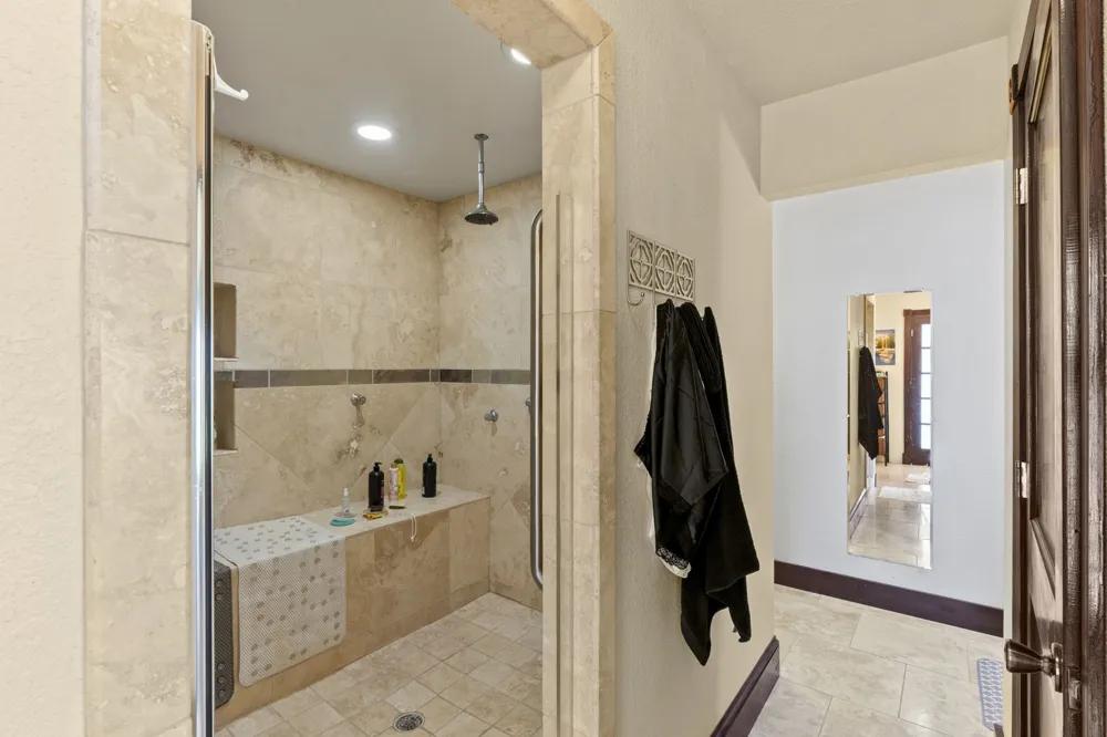 3345 E Austin Street Giddings, TX 78942