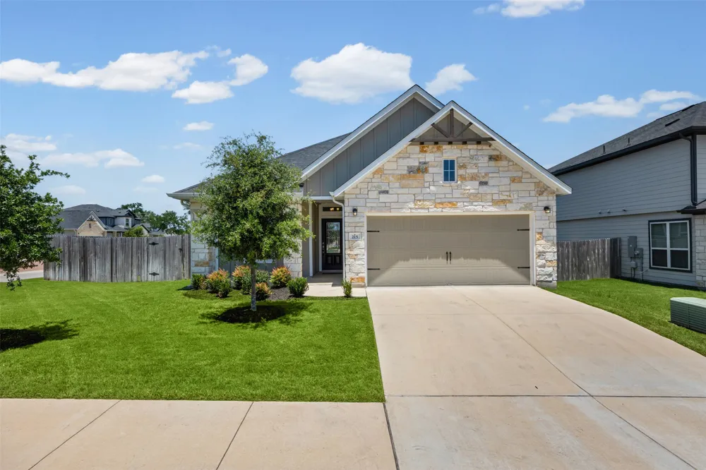215 Cabiness Drive Salado, TX 76571