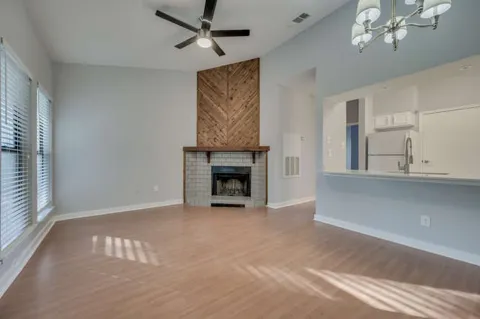 2901 San Jacinto Boulevard #306