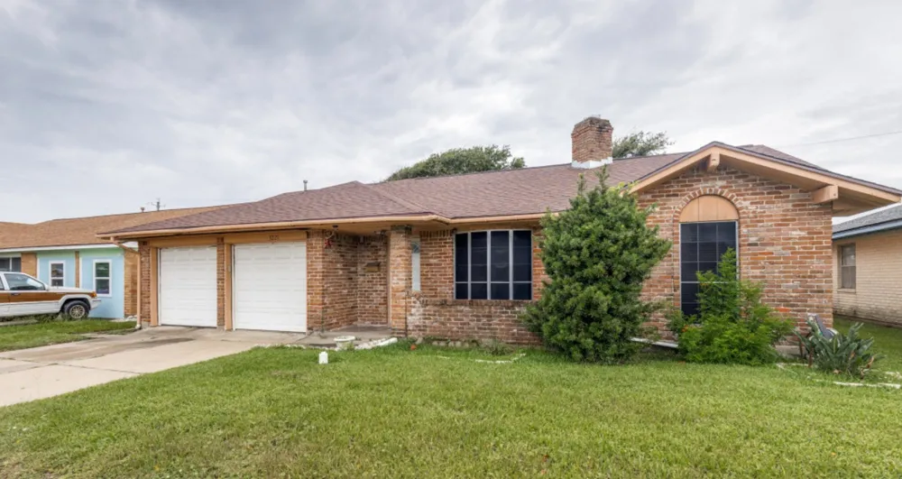 3221 Pine Street Galveston, TX 77551