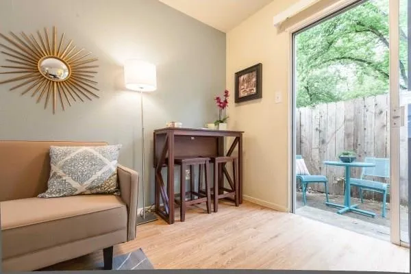 4209 Avenue B Avenue #106 Austin, TX 78751