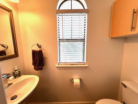 11203 Ranch Road 2222 #1004 Austin, TX 78730