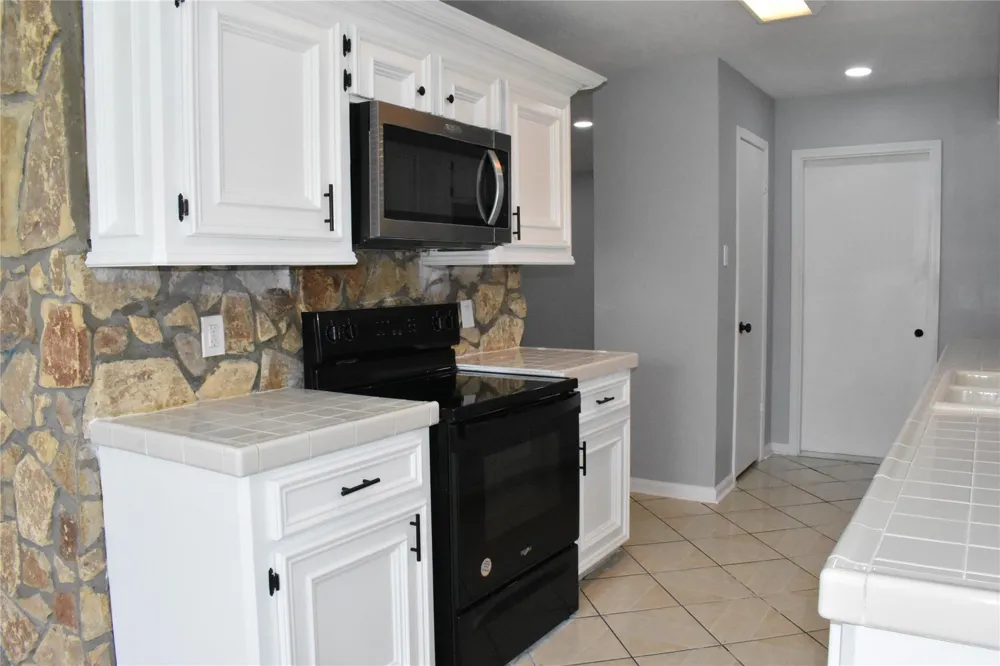 1347 Somercotes Lane Channelview, TX 77530