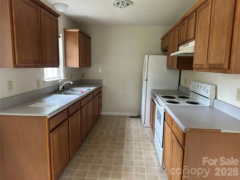 827 E 9th Street Newton, NC 28658