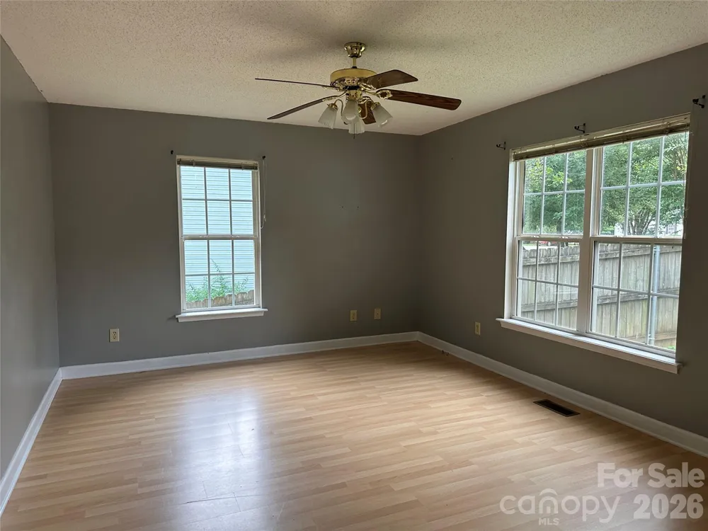 827 E 9th Street Newton, NC 28658