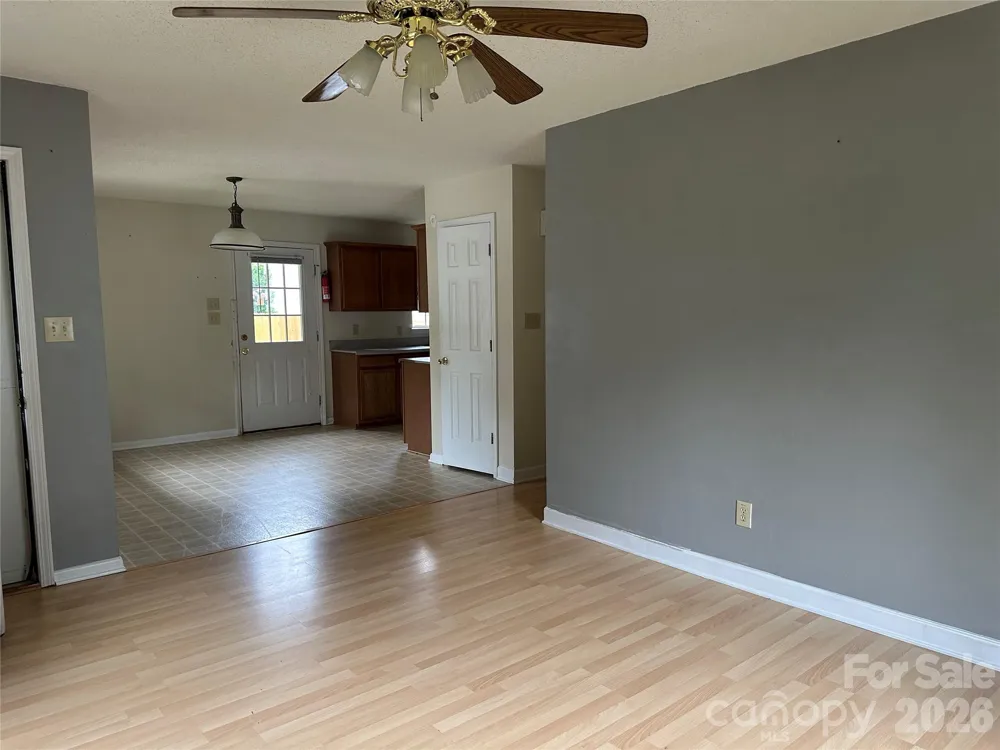 827 E 9th Street Newton, NC 28658