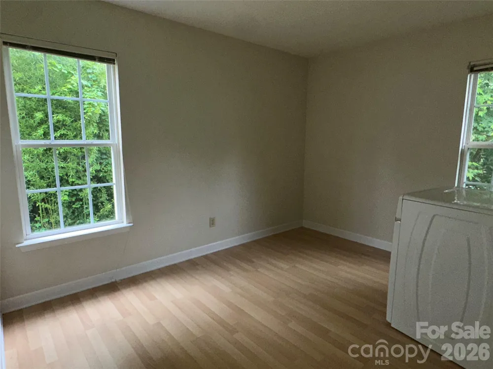 827 E 9th Street Newton, NC 28658