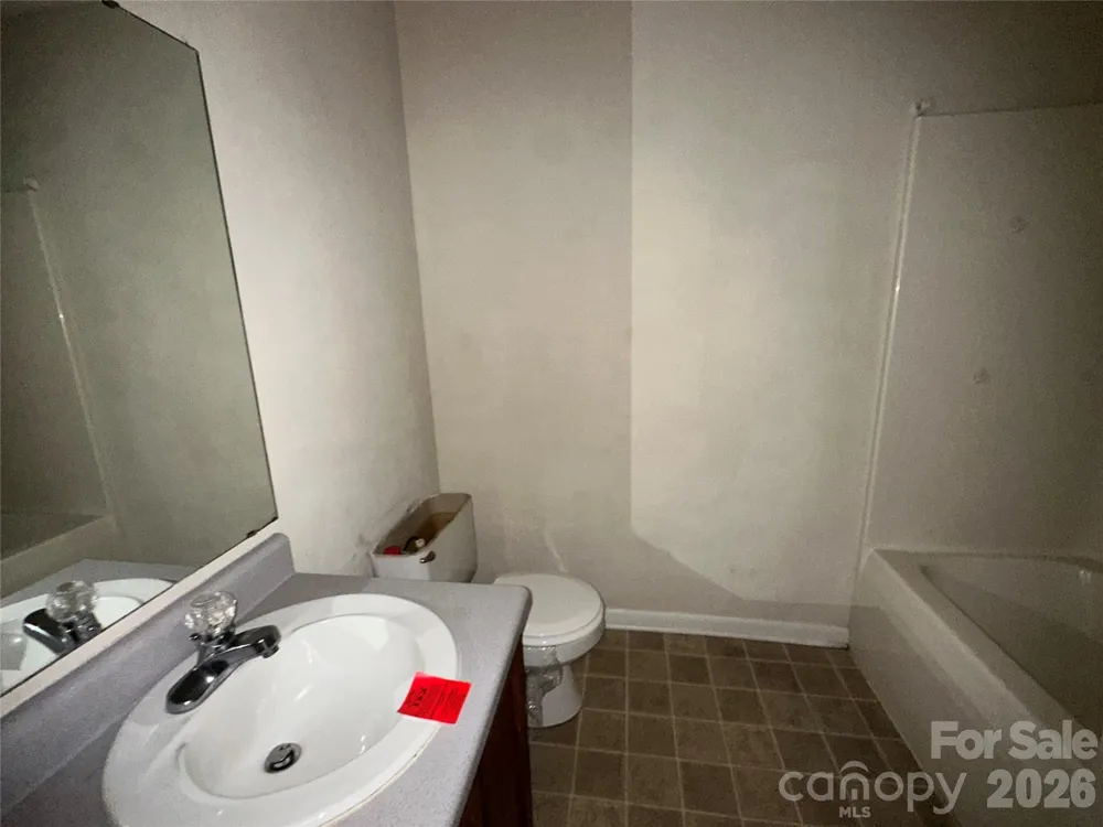 827 E 9th Street Newton, NC 28658